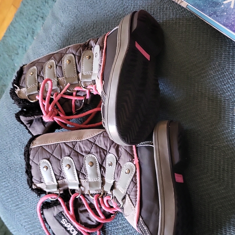 Kids boots